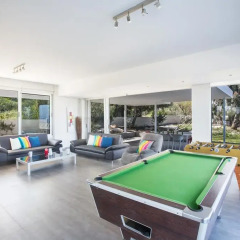 Отель Chloe Luxury Villa детские мероприятия