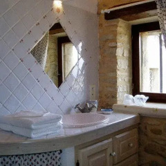 Отель Le Mas de la Treille Bed & Breakfast 3* Стандартный номер с различными типами кроватей фото 4