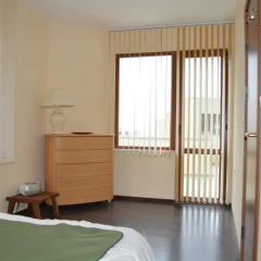 Апартаменты White Lagoon Beach Apartment Балчик сейф в номере