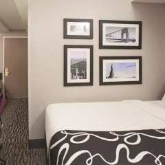 Отель La Quinta Inn & Suites New York City Central Park 2* Стандартный номер с двуспальной кроватью фото 7