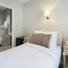 Отель Docklands Lodge London 3* Улучшенный номер с 2 отдельными кроватями фото 2