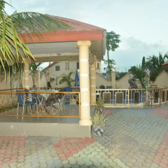 Отель Providence Royale Guest House спортивное сооружение