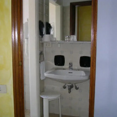 Отель Albergo Cristallo 2* Стандартный номер фото 7