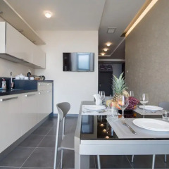 Апартаменты 12th Floor Apartments Стандартный номер фото 5
