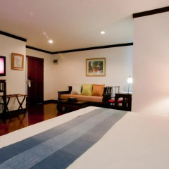 Отель Cucumber Inn Suites интерьер отеля