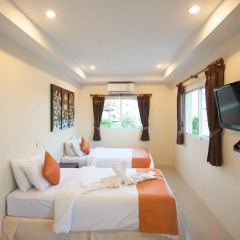 At Kamala Hotel 3* Номер Делюкс с различными типами кроватей фото 10