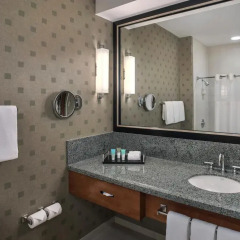 Отель Hyatt Regency Pittsburgh International Airport 3* Стандартный номер с различными типами кроватей