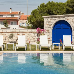 Отель Alacaat Butik Otel Чешме бассейн