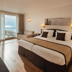 Crowne Plaza Tel Aviv Beach 3* Стандартный номер с двуспальной кроватью фото 2