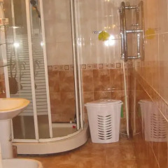 Отель Modern Flat in the heart of Yerevan ванная фото 2