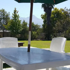 Отель Cherry Berry Lodge балкон