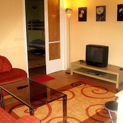 Anadin Female Hostel (хостел для женщин) развлечения