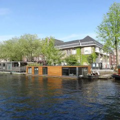 Апартаменты Private studio on houseboat in the centre!
