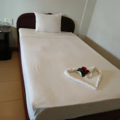 Hue Valentine Hotel 2* Стандартный номер с различными типами кроватей фото 10