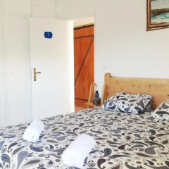 Отель Sal da Costa Lodging сейф в номере