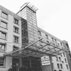 Hotel Moderno Познань парковка