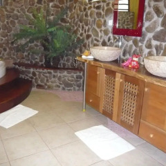 Отель Taoahere Beach House сауна
