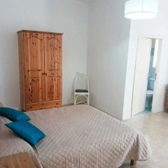 Апартаменты Crystal Palace Apartment комната для гостей