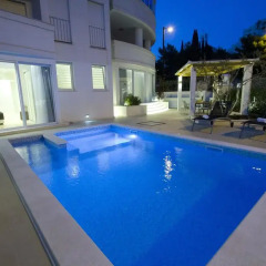 Апартаменты Luxury Apartment Split бассейн