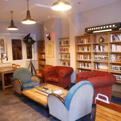 Train Hostel развлечения