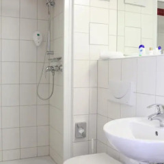AZIMUT Hotel City South Berlin 3* Стандартный номер с двуспальной кроватью фото 5