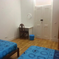 Lisbon Gambori Hostel Стандартный номер с 2 отдельными кроватями (общая ванная комната) фото 2