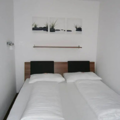Отель CheckVienna - Apartmenthaus Hietzing Апартаменты с различными типами кроватей фото 2