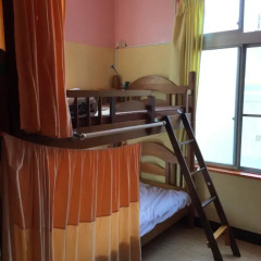 Отель Beppu Guest House 2* Кровать в мужском общем номере фото 2