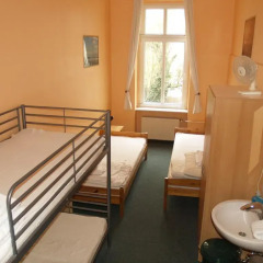 Happy Go Lucky Hotel + Hostel Стандартный номер фото 3