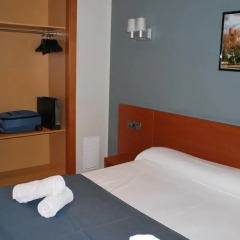 Отель Apartaments Suites Independencia Испания, Барселона - 2 отзыва об отеле, цены и фото номеров - забронировать отель Apartaments Suites Independencia онлайн сейф в номере