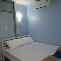 Red Lips Hostel Стандартный номер фото 3