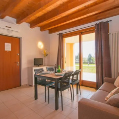 Отель Manerba Resort Манерба-дель-Гарда комната для гостей фото 4