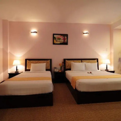 Dong Kinh A Hotel 3* Улучшенный номер с различными типами кроватей фото 8