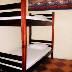 Hotel & Hostal Yaxkin Copan 2* Кровать в общем номере с двухъярусной кроватью