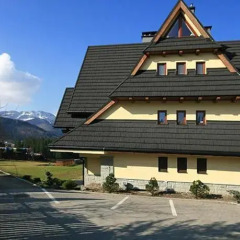 Отель Apartamenty w Dolinie Słońca Косцелиско парковка