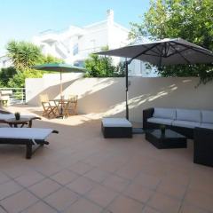 Отель Villa Prana Guest House бассейн