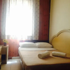 Momos Hostel Стандартный номер с двуспальной кроватью (общая ванная комната) фото 4