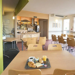 Отель B&B Hôtel Auxerre Monéteau питание