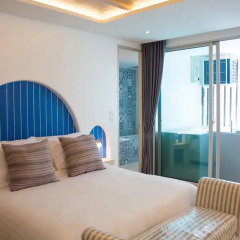 Отель Costa Well Resort Pattaya 4* Улучшенный номер с различными типами кроватей фото 10