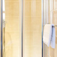 Отель Curzon House Hotel - Hostel Великобритания, Лондон - отзывы, цены и фото номеров - забронировать отель Curzon House Hotel - Hostel онлайн ванная фото 2
