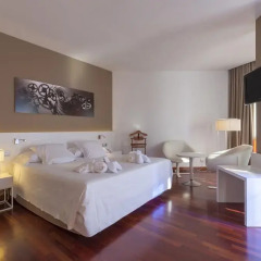 Отель URH Ciutat de Mataró 4* Стандартный номер двуспальная кровать фото 6