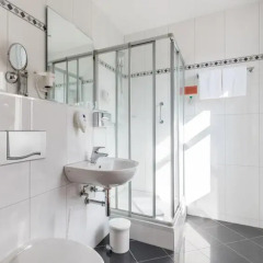 AZIMUT Hotel Dresden 4* Стандартный номер с двуспальной кроватью фото 3