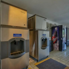Отель Motel 6 Meridian Mississippi банкомат