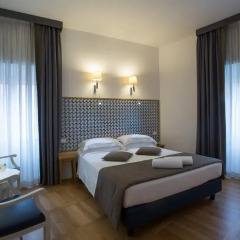 Floris Hotel 3* Улучшенный номер с двуспальной кроватью фото 4