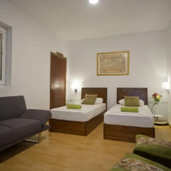 Marco Polo Party Hostel Кровать в общем номере с двухъярусной кроватью