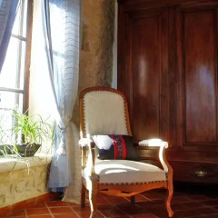 Отель Le Mas de la Treille Bed & Breakfast 3* Улучшенный номер с различными типами кроватей фото 5