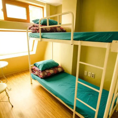 Kimchee Sinchon Guesthouse - Hostel Стандартный номер с 2 отдельными кроватями фото 11