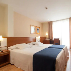 Отель Sorolla Centro 3* Стандартный номер с двуспальной кроватью фото 11