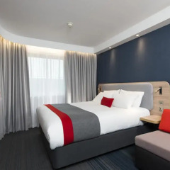 Отель Holiday Inn Express Bath 3* Стандартный номер с различными типами кроватей фото 2
