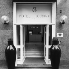 Hotel Tourist парковка